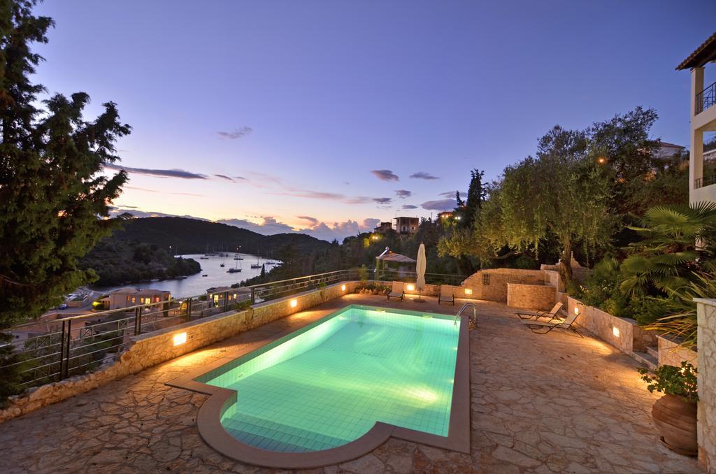 Niriides Luxury Apartments Sívota Esterno foto