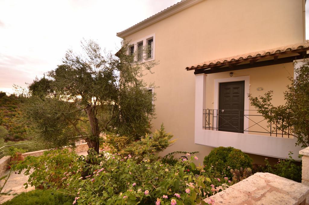 Niriides Luxury Apartments Sívota Esterno foto